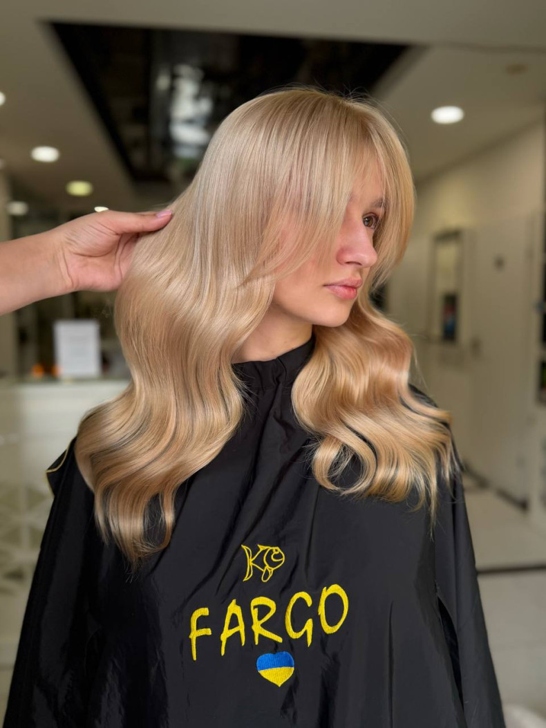 Стрижка на довге волосся жіноча з чолкою, фото - Студія краси Fargo
