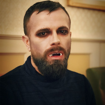 Макіяж на Хеловін вампір