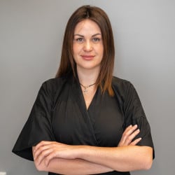Робу Христина