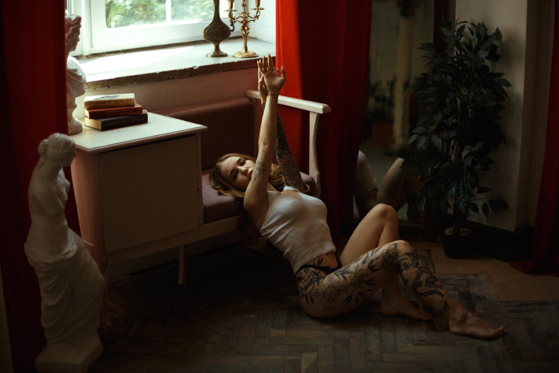 Фотосесія в нижній білизні у студії будуарна, фото - Фотограф Артем Коренченко