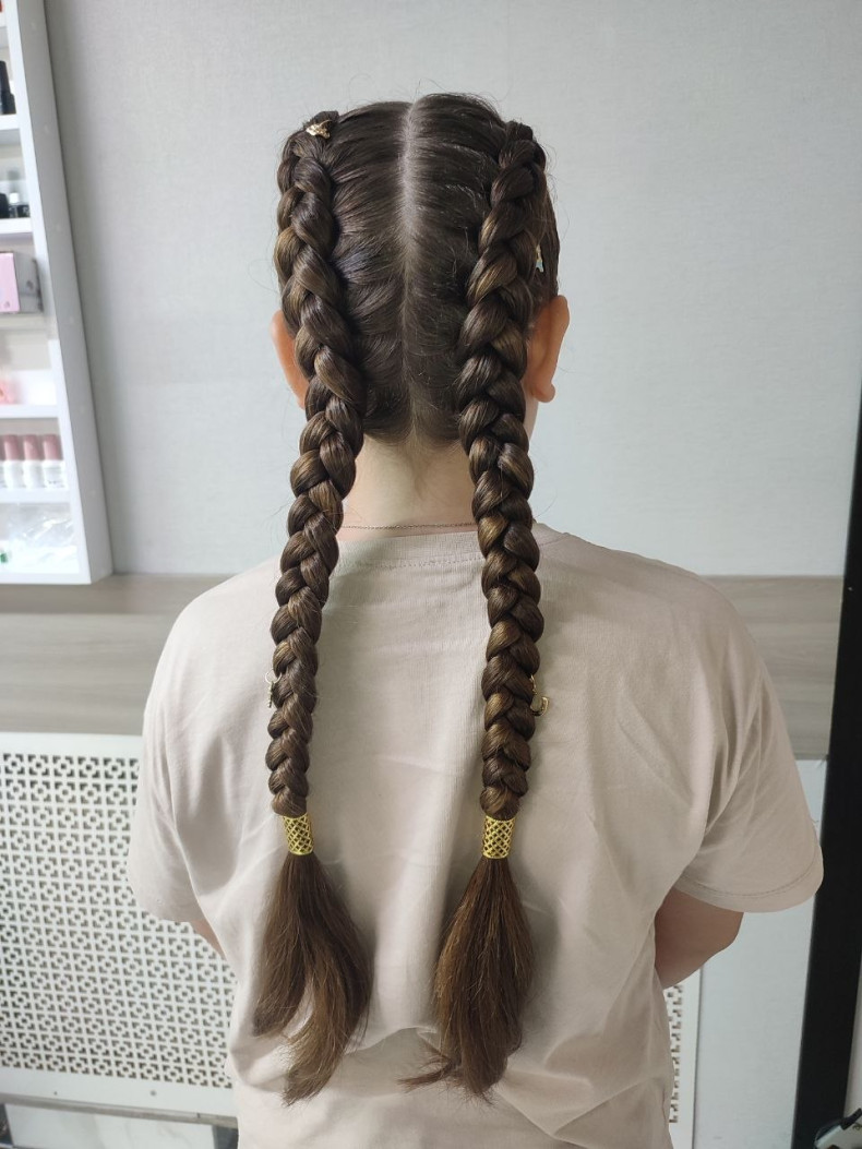 Стрижка для девочки плетение волос прическа в школу, фото - Брейдер Ally Hairart