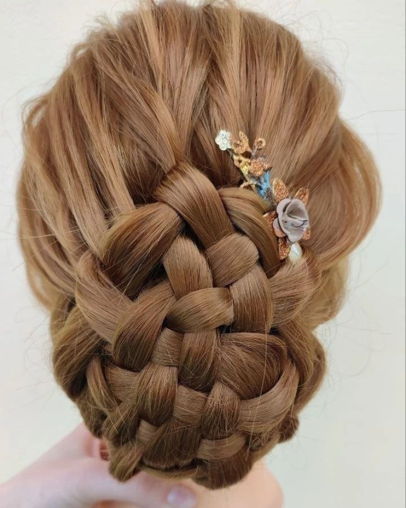 Плетение волос укладка карамельный цвет, фото - Брейдер Ally Hairart