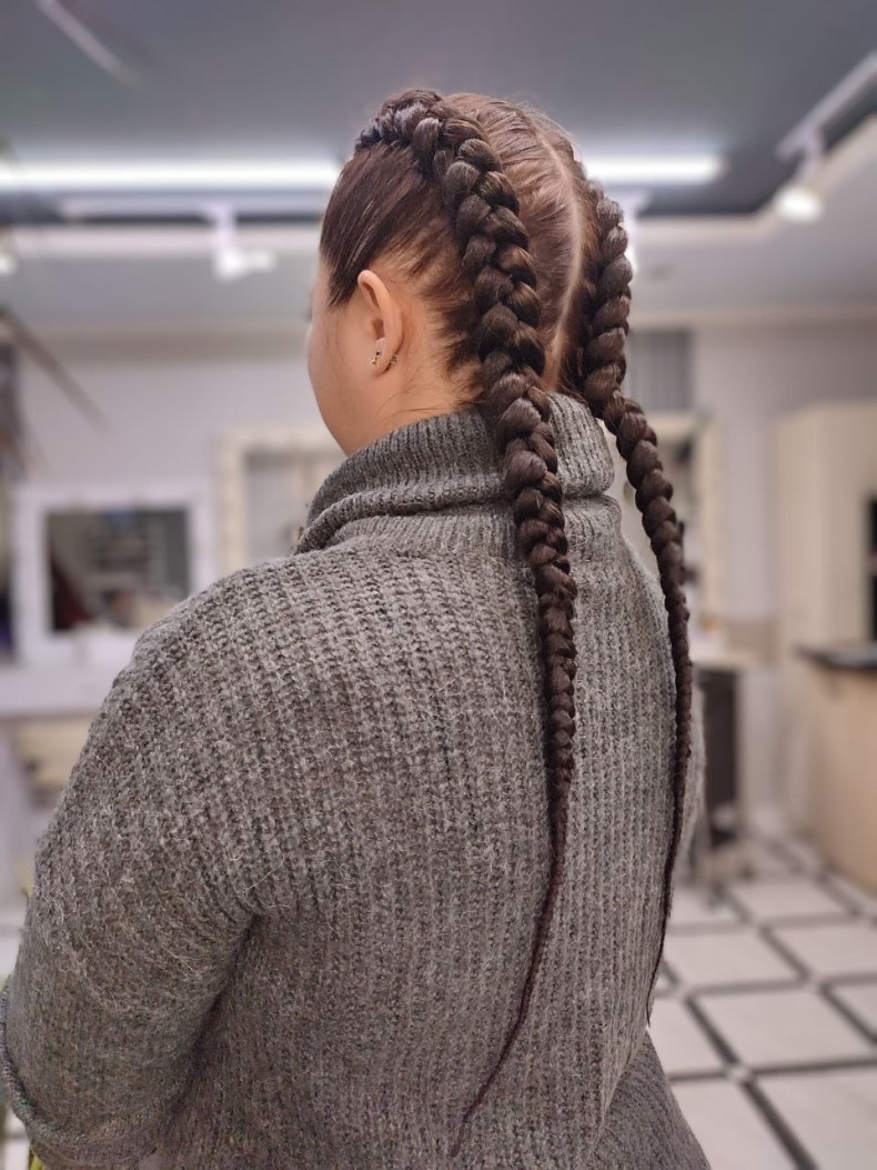 Плетіння волосся боксерські коси коричневий колір, фото - Брейдер Ally Hairart