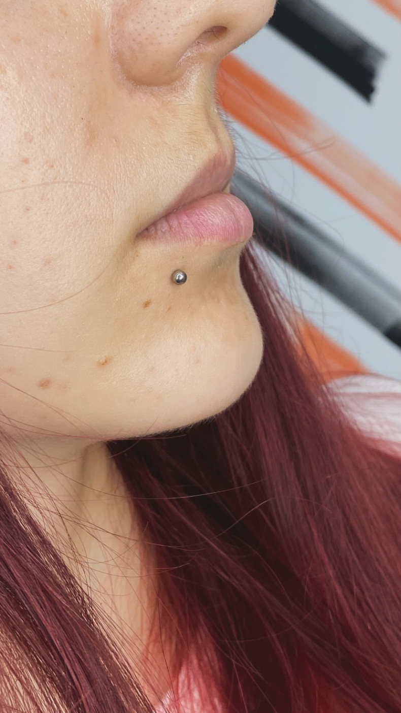 Пирсинг губ эшли, фото - Тату салон Tattoo hub