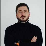 Майстер татуажу Володимир Київ,Дніпровська набережна 26 Б район Осокорки