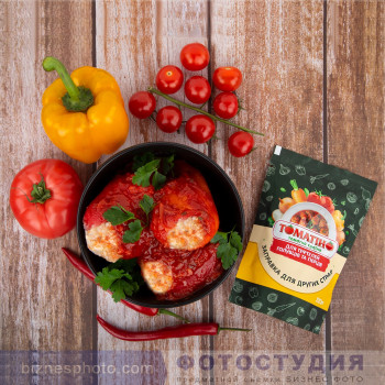 Фудзйомка (фуд-фотографія) для виробника ТОМАТІНО — це професійне мистецтво зйомки їжі, страв та напоїв, головна мета якого — передати текстуру, свіжість та викликати апетит у глядача. Якісний візуальний контент безпосередньо впливає на продажі, тому є ключовим інструментом для ресторанів, служб доставки, брендів продуктів харчування та фуд-блогерів. В наявності 70 видів малюнків ПВХ фонів.