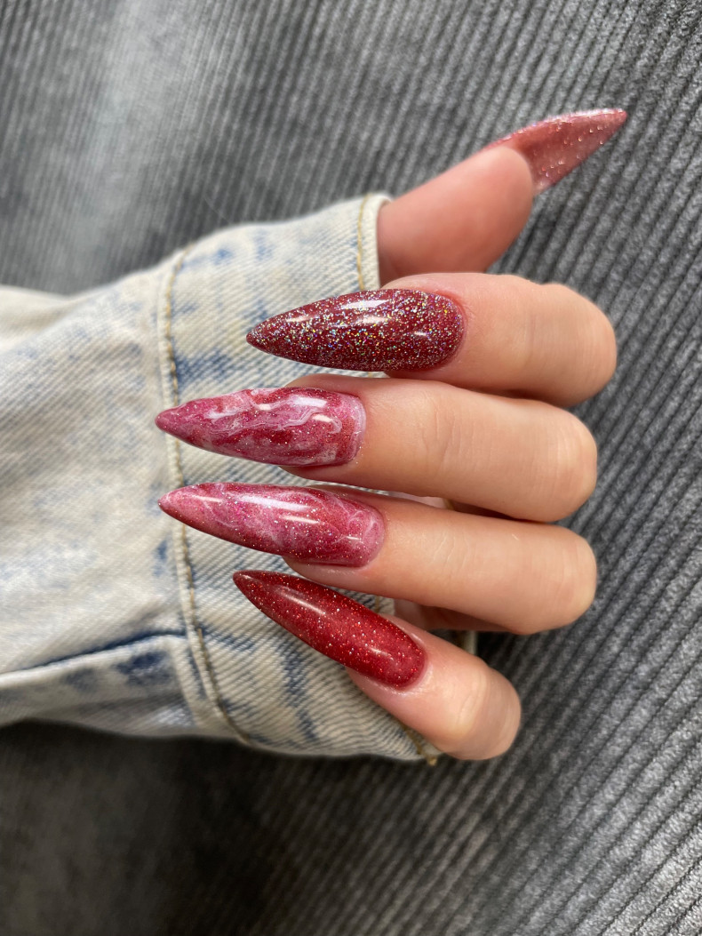 Яскравий манікюр на довгі нігті маникюр стилет, фото - Салон краси Vivienne beauty