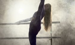 Тренировка по стретчингу и растяжке на шпагат Фітнес клуби TrioDance Кривий Ріг