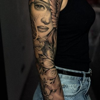Фото с портфолио Man’es Club Tattoo
