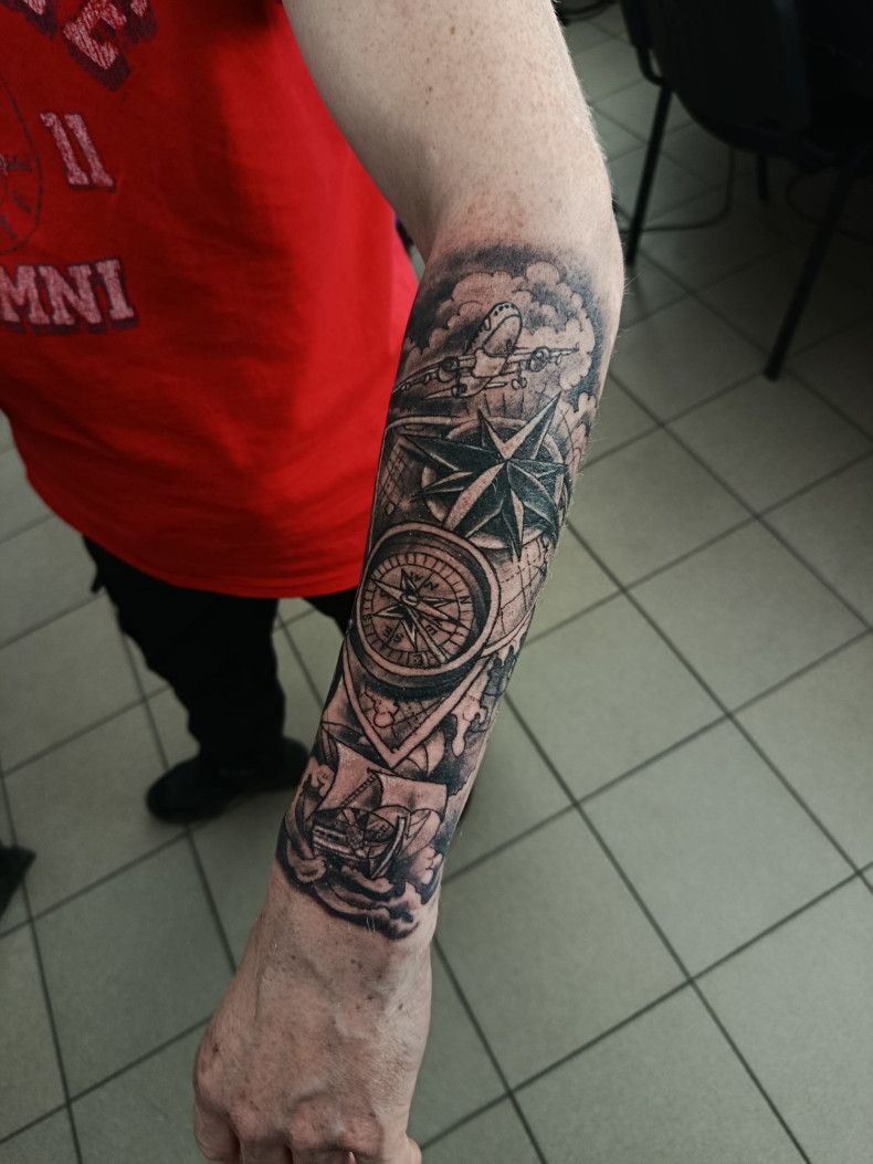 Для хлопців на руці передпліччі, фото - Тату майстер Дмитро Tattooin