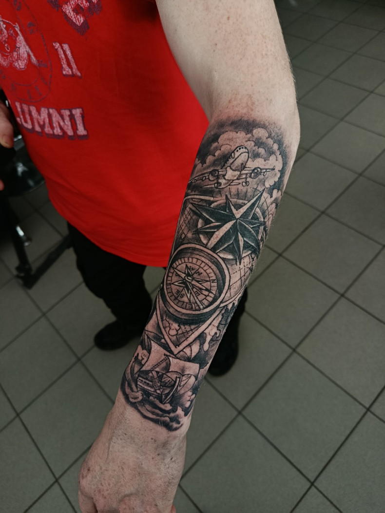 Для хлопців на руці передпліччі, фото - Тату майстер Дмитро Tattooin