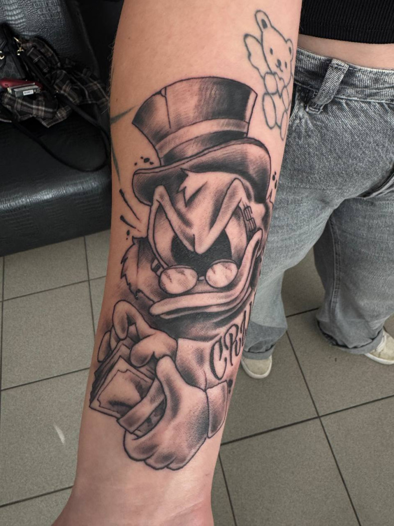 Для дівчат на передпліччі чорно-білі, фото - Тату майстер Дмитро Tattooin