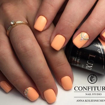 Однотонное покрытие LUXIO
                    Нігтьова студія CONFITURE Миколаїв