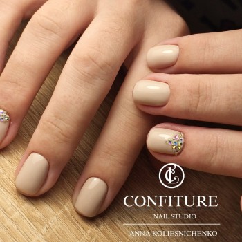 Однотонное покрытие LUXIO
                    Нігтьова студія CONFITURE Миколаїв