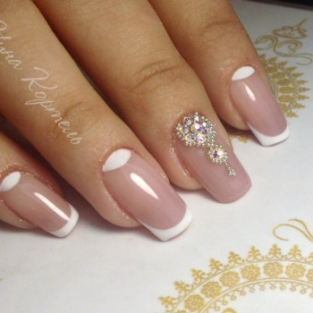 Наращивание ногтей: выкладной френч
                    Нігтьова студія CONFITURE Миколаїв