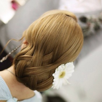 Свадебные прически
                    Бровіст Ксения Миколаїв