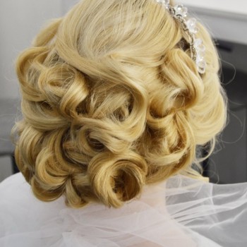 Свадебные прически
                    Бровіст Ксения Миколаїв