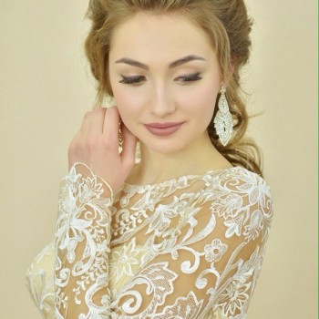 Свадебные прически
                    Бровіст Ксения Миколаїв