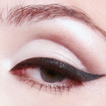 Поресничное наращивание
                    Визажист Валентина Шевченко Николаев