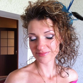 Поресничное наращивание
                    Визажист Валентина Шевченко Николаев