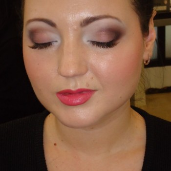 Наращивание ресниц методом 3D
                    Візажист Валентина Шевченко Миколаїв