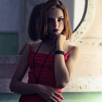 Коррекция ресниц, наращенных методом 3D
                    Визажист Валентина Шевченко Николаев