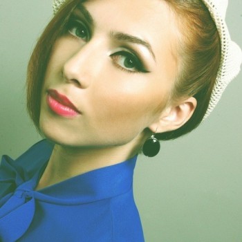 Наращивание ресниц в технике 2D
                    Візажист Валентина Шевченко Миколаїв