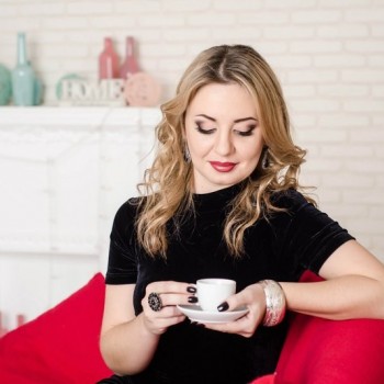 Дневной макияж
                    Визажист Ирина Николаев