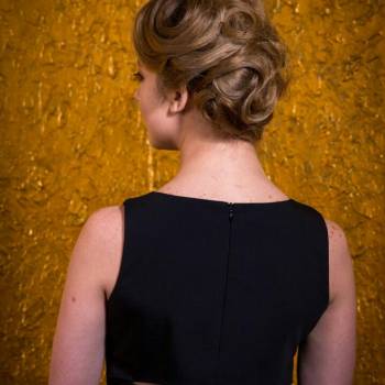 Подобранная прическа