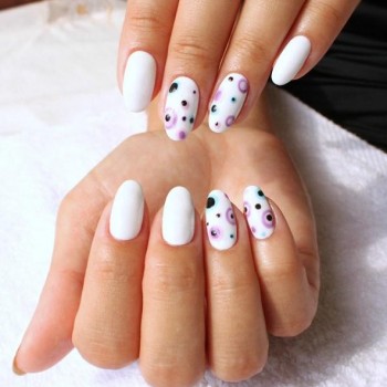 Покрытие обычным лаком
                    Нігтьова студія CeNDi Львов