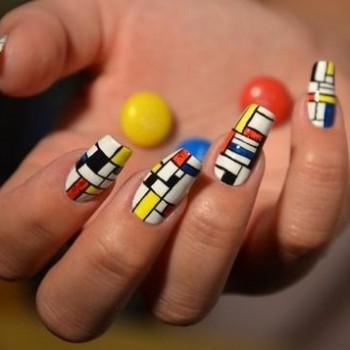 Покрытие обычным лаком
                    Нігтьова студія CeNDi Львов