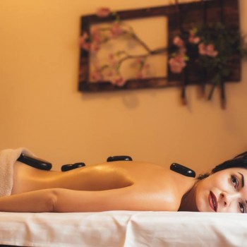 Стоунтерапия спины
                    СПА-салон Premium Relax Club Львів