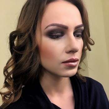 Вечерний макияж
                    Визажист Анника Днепр