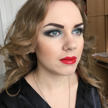 Вечерний макияж
                    Визажист Анника Днепр