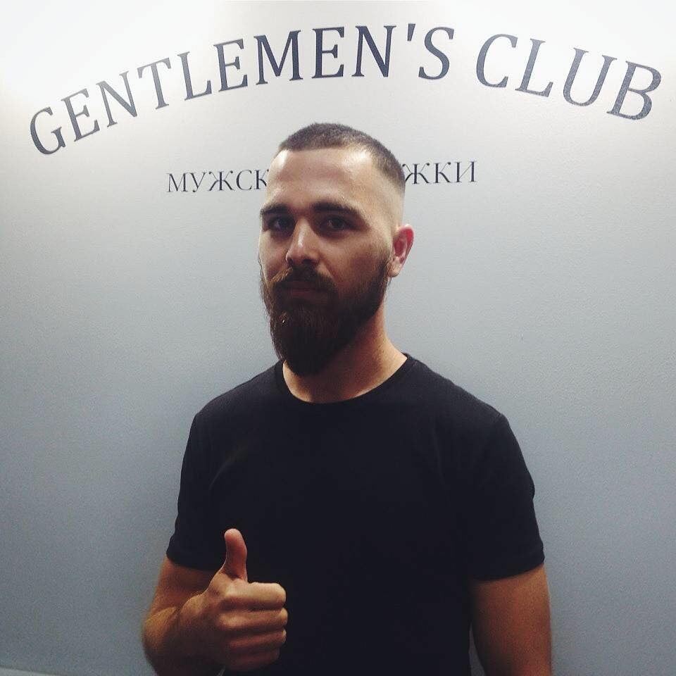 Чоловіча стрижка на коротке волосся фейд, фото -  Gentlemen's Club