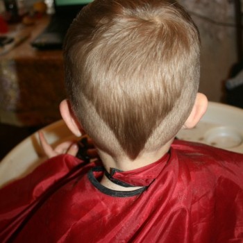 Стрижки (жіночі, чоловічі)
                    Парикмахер-колорист Ирина Винница