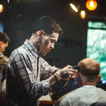 Мужская стрижка
                    Барбершоп Frisor Херсон