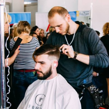 Мужская стрижка + борода
                    Барбершоп Frisor Херсон
