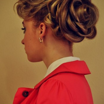 Укладка волос
                    Парикмахер Светлана Буковня Херсон