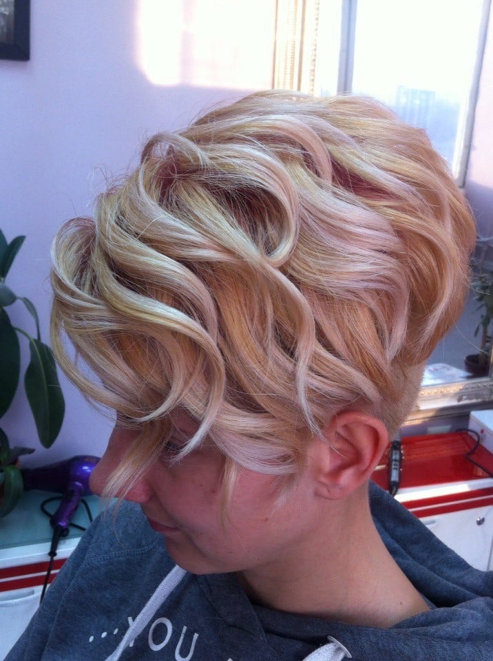 Короткая женская стрижка андеркат, фото -  Beauty Salon Ирины Папроцкой