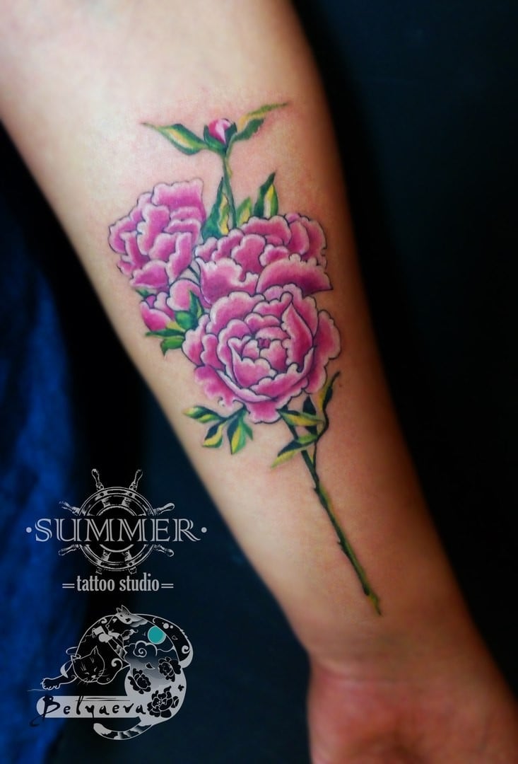Женские на предплечье цветные, фото -  Summer Tattoo Studio