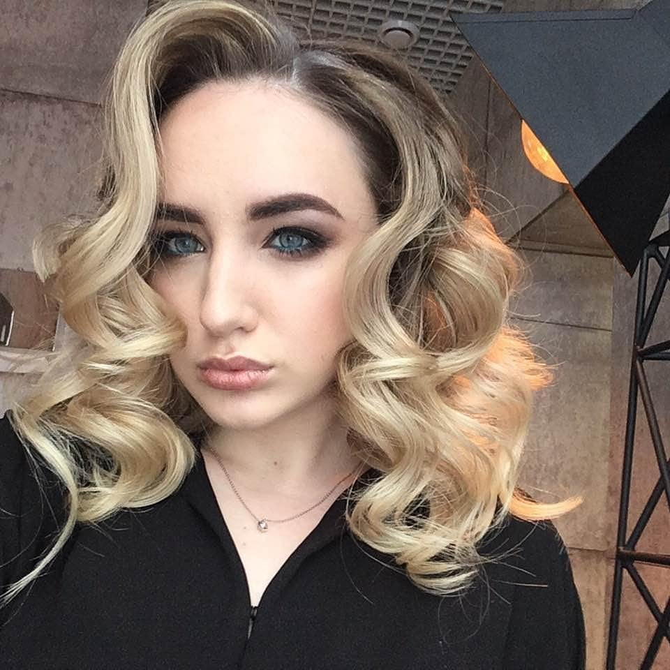 Стрижка на средние волосы женская укладка волос, фото -  Hairdresser