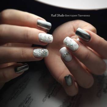 Нарядные новогодние ногтики.