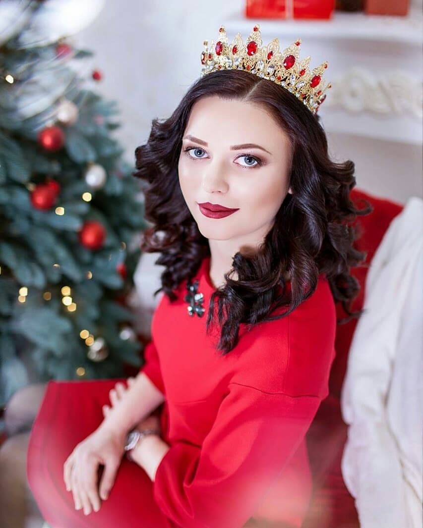 Новорічна фотосесія у студії в образі королеви, фото - Візажист Анна Доманская