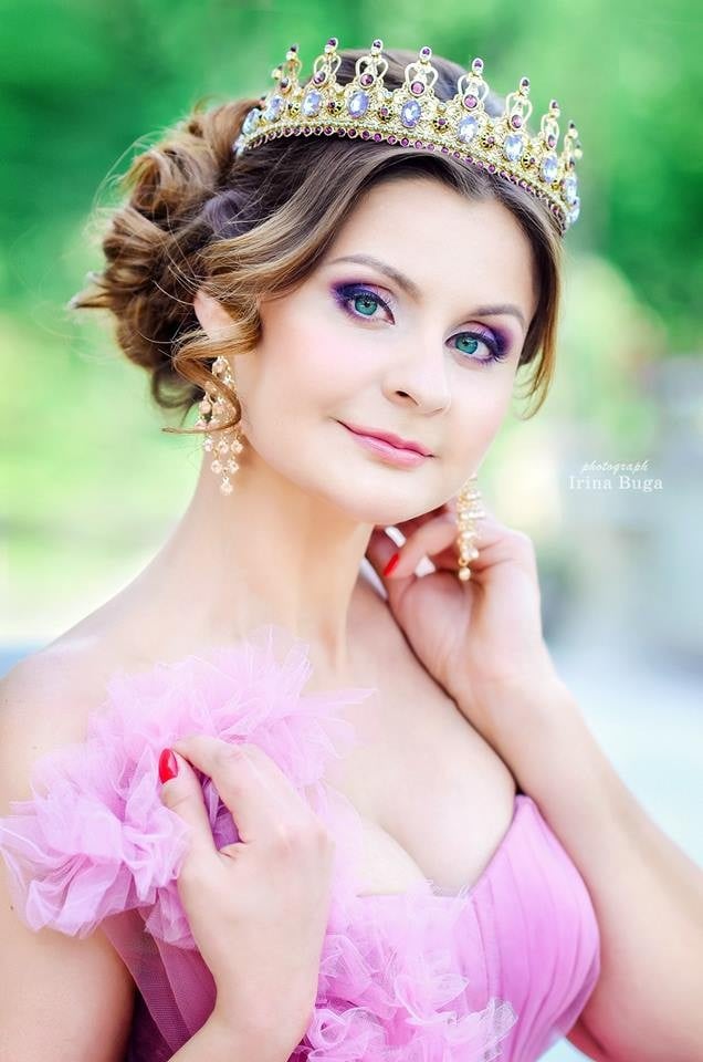 Фотосесія на природі в образі королеви у сукні, фото - Візажист Яна Панько