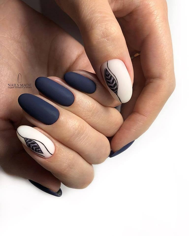 Маникюр с рисунком миндаль матовый, фото - Ногтевая студия NailsMade