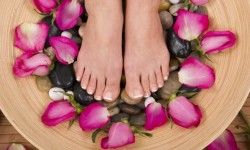 Педикюр с покрытием и снятием Салон краси Joy by sisters Київ