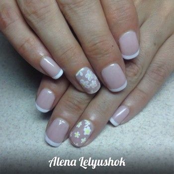 Французский/лунный маникюр
                    Майстер манікюру Алёна Лелюшок Одеса