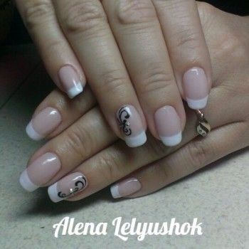 Французский/лунный маникюр
                    Майстер манікюру Алёна Лелюшок Одеса