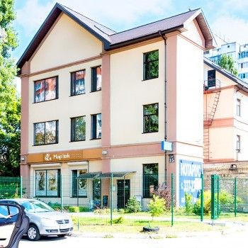 оформление бровей, наращивание ресниц